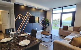 Accommodation Front - Charming 2 Sleeper In Point Waterfront